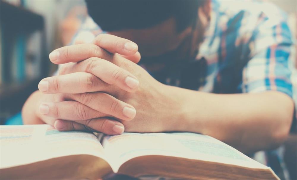 Top 10 des versets bibliques sur la vie avec l'anxiété et la peur dans le top 10top 10