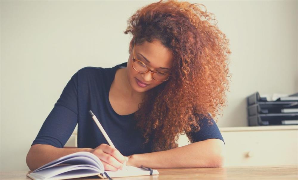 Top 10 Journaling -Eingabeaufforderungen für Angstzustände helfen in den Top 10 Top 10